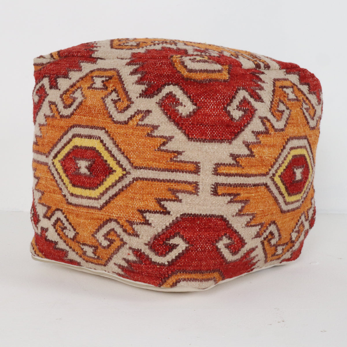 Thar Pouf English Traditions