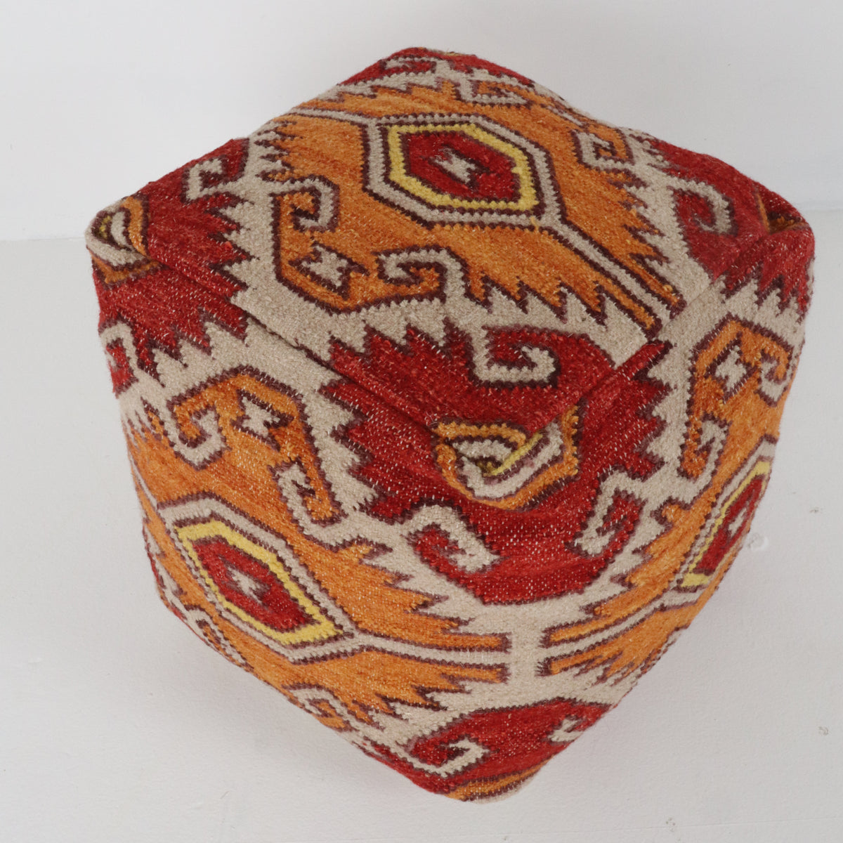 Thar Pouf English Traditions