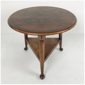 Essex Pad Foot Cricket Table with Shelf